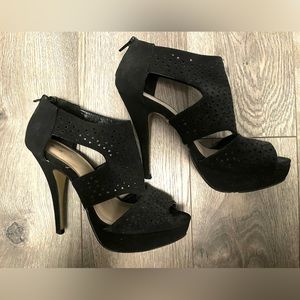 Apt 9 Black Suade heals, minimal wear, size 7 womens